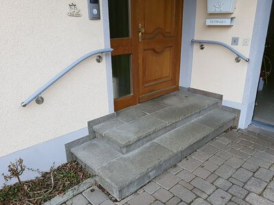 Flexo-Handlauf - Beidseitige Wandhandläufe, auch bei wenigen Stufen (Wiesendangen)