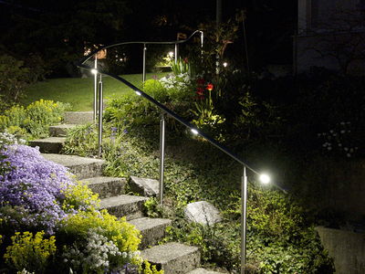 Flexo Handlauf im Garten mit Beleuchtung