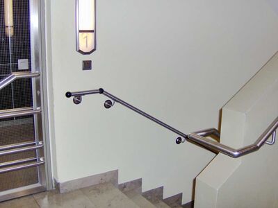 Flexo Handlauf in öffentlichem Gebäude